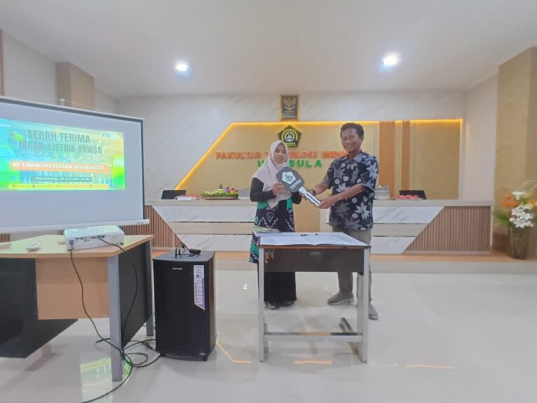 Serah Terima Mobil Listrik ke Fakultas Teknologi Industri
